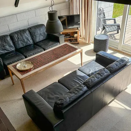 3 Bedroom Cozy In Feriehus