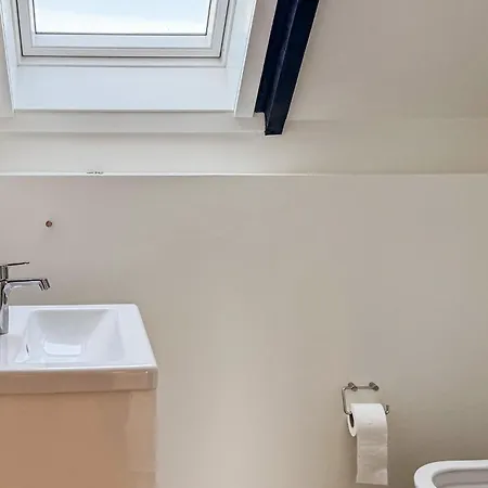 2 Bedroom Cozy In Fur