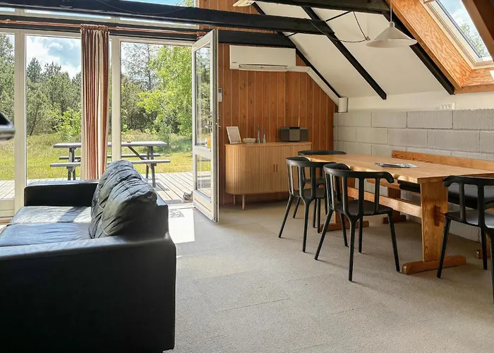 بيت للعطل 3 Bedroom Cozy In