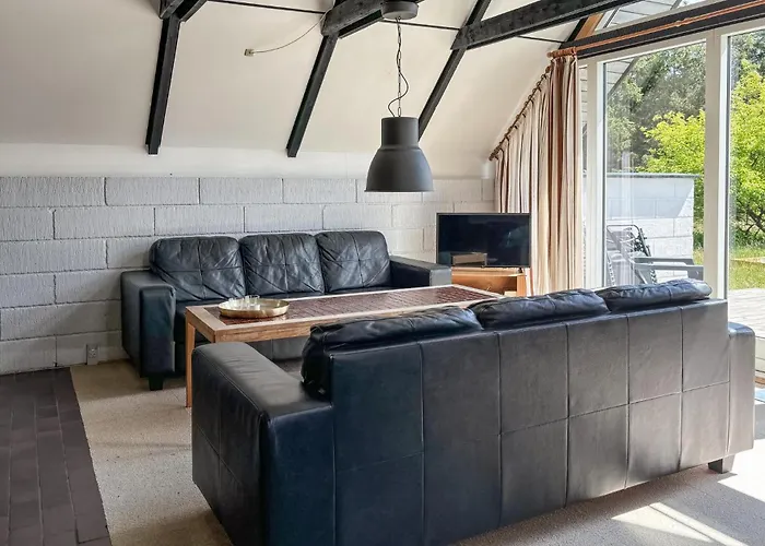 بيت للعطل 3 Bedroom Cozy In Fur